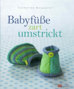 Babyfüsse zart umstrickt
