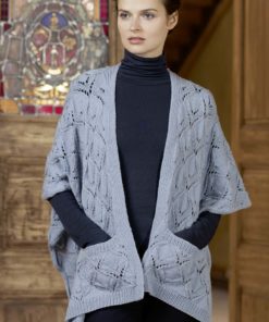 Strickset Poncho aus Merino 120 von Lang Yarns