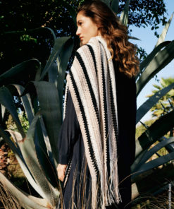 Tuch In Stäbchen Und Filetmuster - Elastico