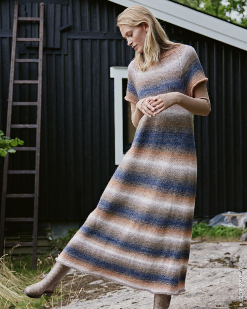 Strickset Wadenlanges Kleid Aus Gomitolo Versione Von Lana Grossa