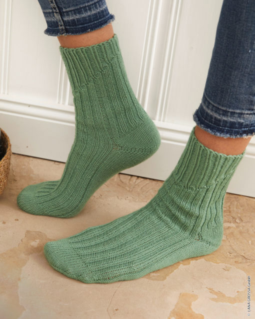Strickset Socken Im Versetzten Rippenmuster Aus Meilenweit 100 Seta Von Lana Grossa