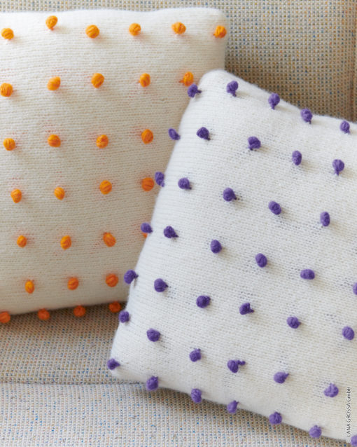 Strickset Zwei Kissenhüllen Mit Aufgehäkelten Noppen Aus Brigitte No. 2 Von Lana Grossa