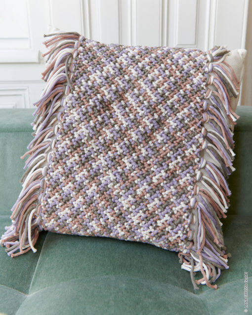Strickset Kissenplatte Aus Makramee Mit Fransen Aus The Tube Von Lana Grossa