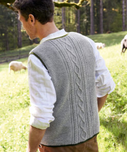 Strickset Herrenweste Mit Zopfmuster aus Cool Wool von Lana Grossa