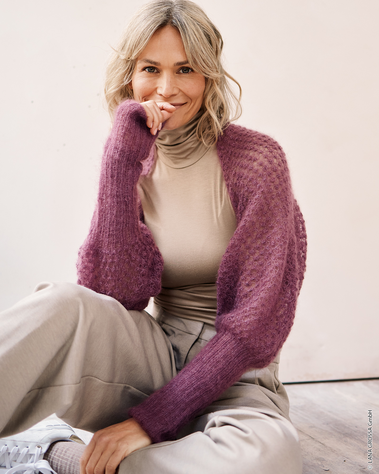 Strickset Ärmelschal Mit Rosenenmuster Aus Silkhair Von Lana Grossa 1 Strickset Ärmelschal Mit Rosenenmuster Aus Silkhair Von Lana Grossa