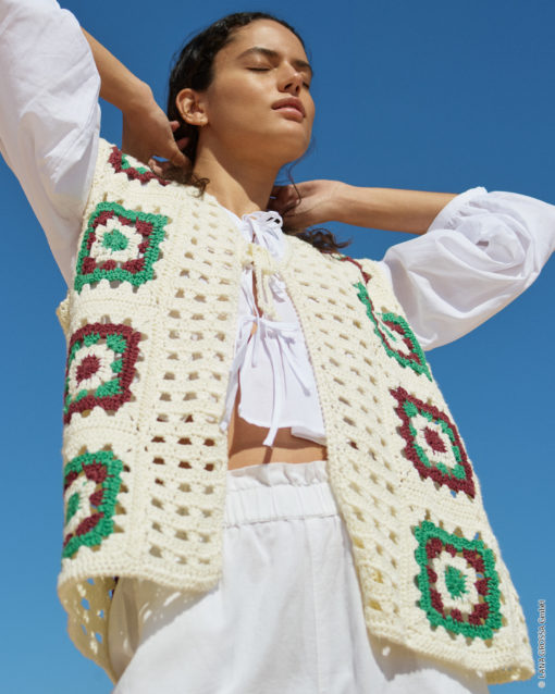 Strickset Weste Mit Quadratischen Motiven Und Lochmuster Aus Soft Cotton Von Lana Grossa