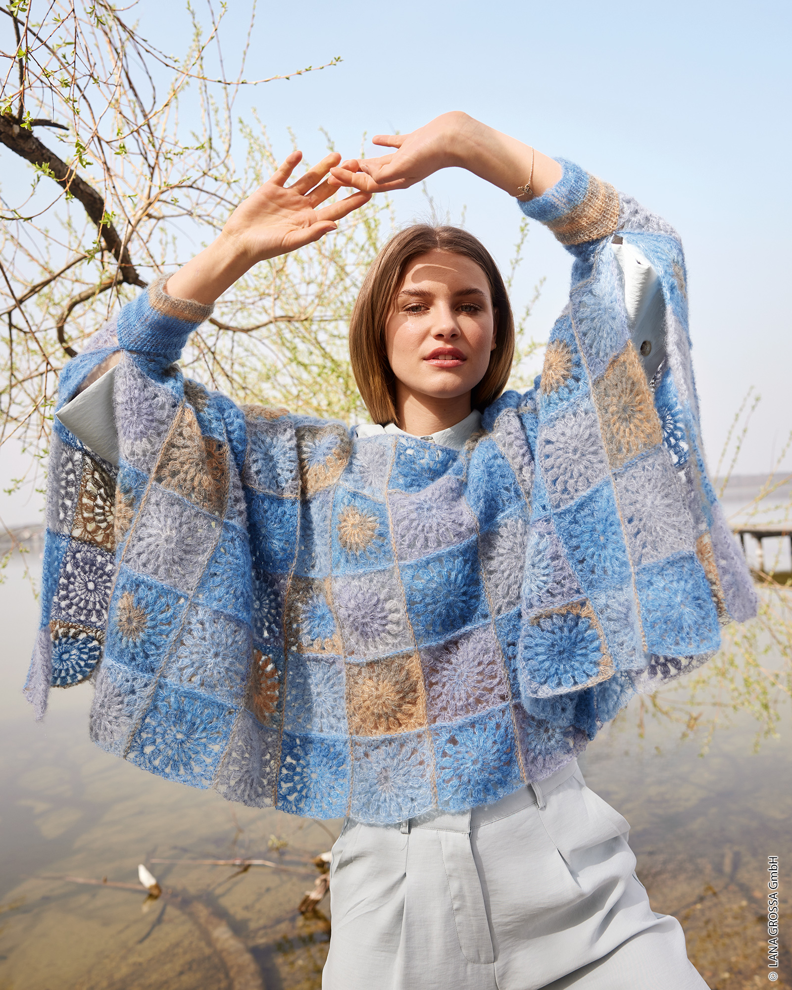 Strickset Granny Square Poncho Aus Silkhair Print Von Lana Grossa 1 Strickset Granny Square Poncho Aus Silkhair Print Von Lana Grossa