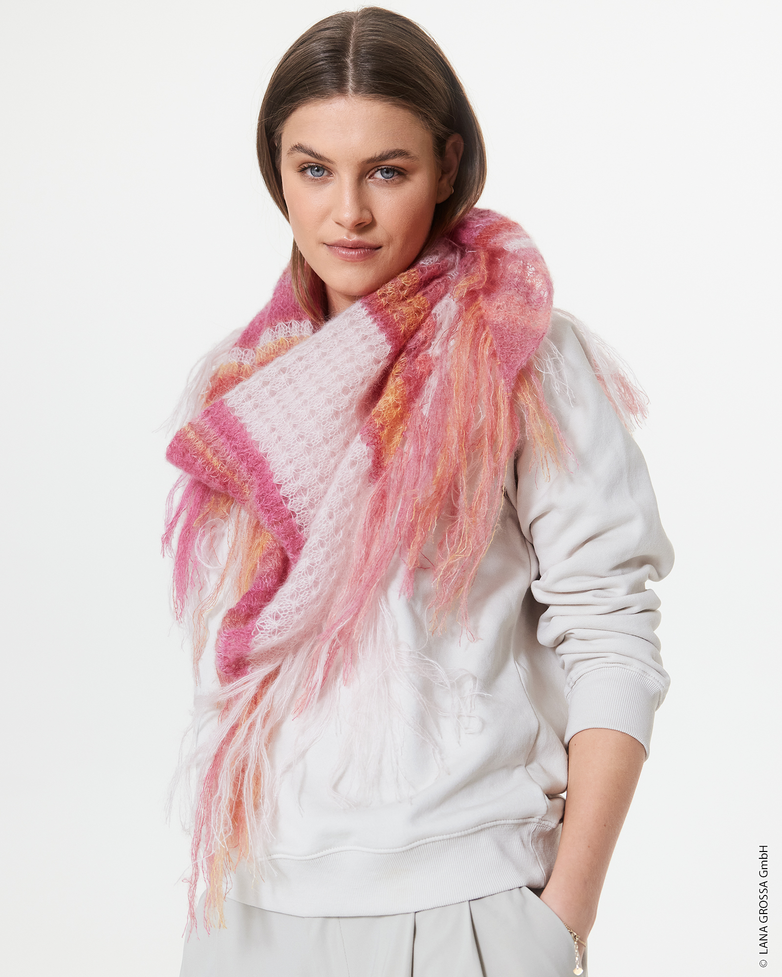 Strickset Dreieckstuch Aus Silkhair Print Und Silkhair Von Lana Grossa 1 Strickset Dreieckstuch Aus Silkhair Print Und Silkhair Von Lana Grossa