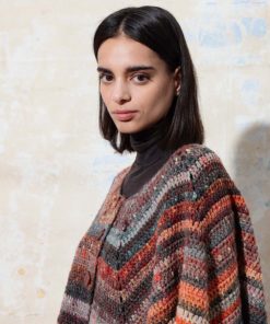 Strickset Capejacke Gehäkelt Aus Magnolia Von Lang Yarns 4 901 074 003 D1