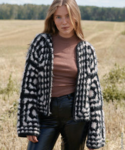 Strickset Granny Squares Jacke Mit Trompetenärmel aus Basta und Brigitte No. 2 von Lana Grossa