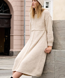 Strickset Kleid Mit Betonten Nähten Aus Natural Alpaca Pelo Von Lana Grossa 5 Hw2024 Nordic Knits 03 Lana Grossa 9410320 M17 Mf3