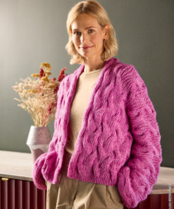 Strickset Jacke Im Versetzten Rippenzopfmuster aus Natural Alpaca Pelo von Lana Grossa