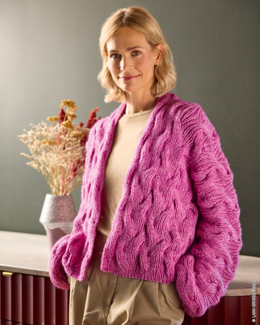 Strickset Jacke Im Versetzten Rippenzopfmuster Aus Natural Alpaca Pelo Von Lana Grossa