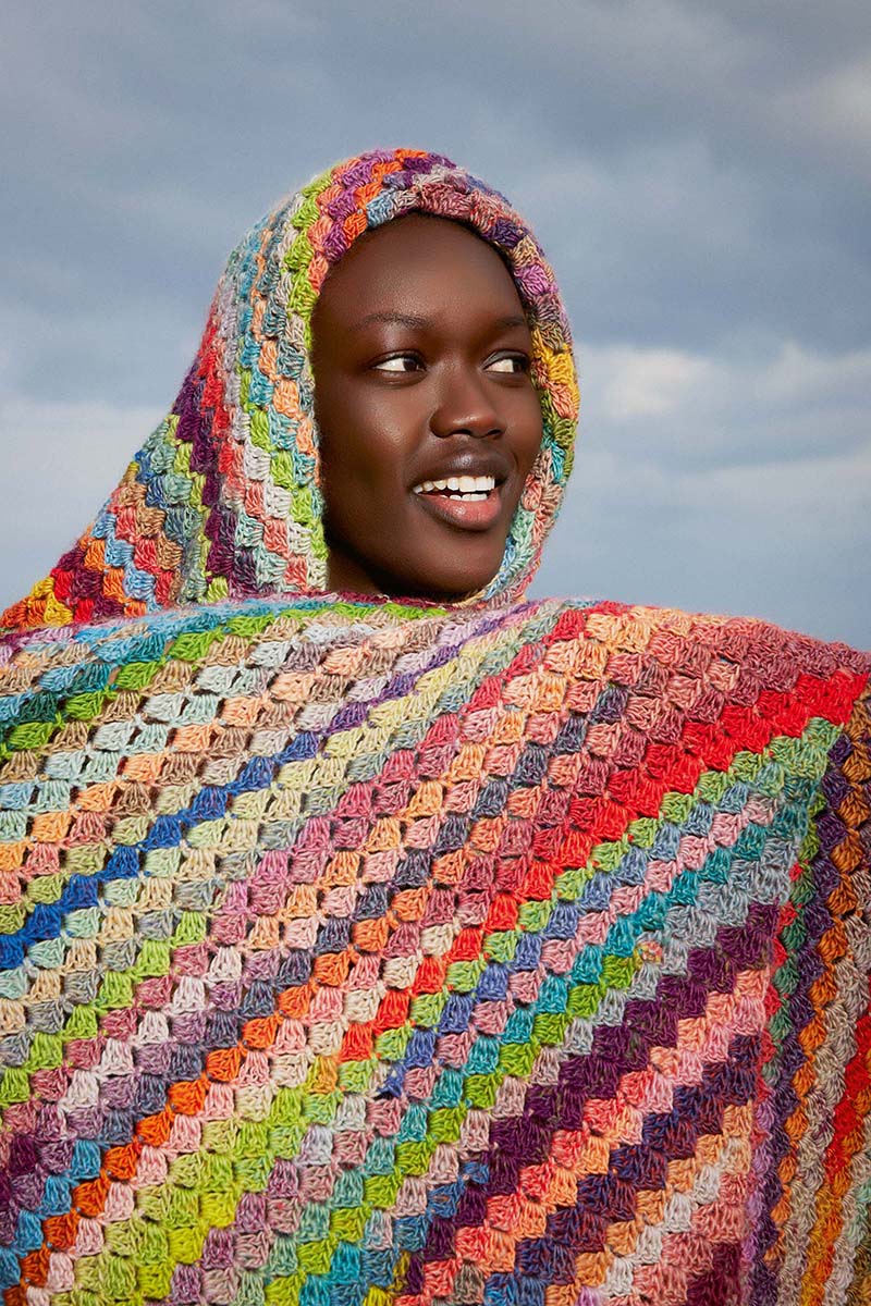 Strickset Decke Gehäkelt Aus Infinity Von Lang Yarns 2 Strickset Decke Gehäkelt Aus Infinity Von Lang Yarns – Bild 2