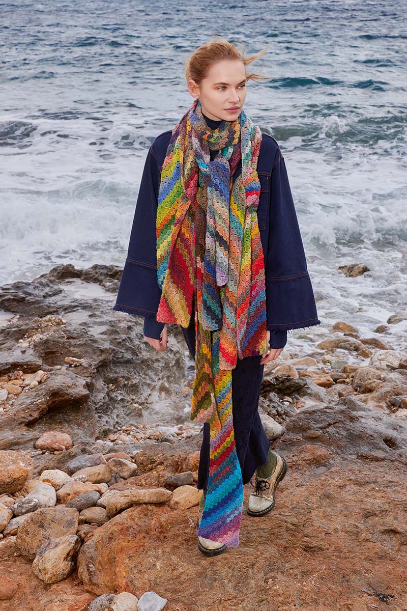 Strickset Schal Gehäkelt Aus Infinity Von Lang Yarns 2 Strickset Schal Gehäkelt Aus Infinity Von Lang Yarns – Bild 2