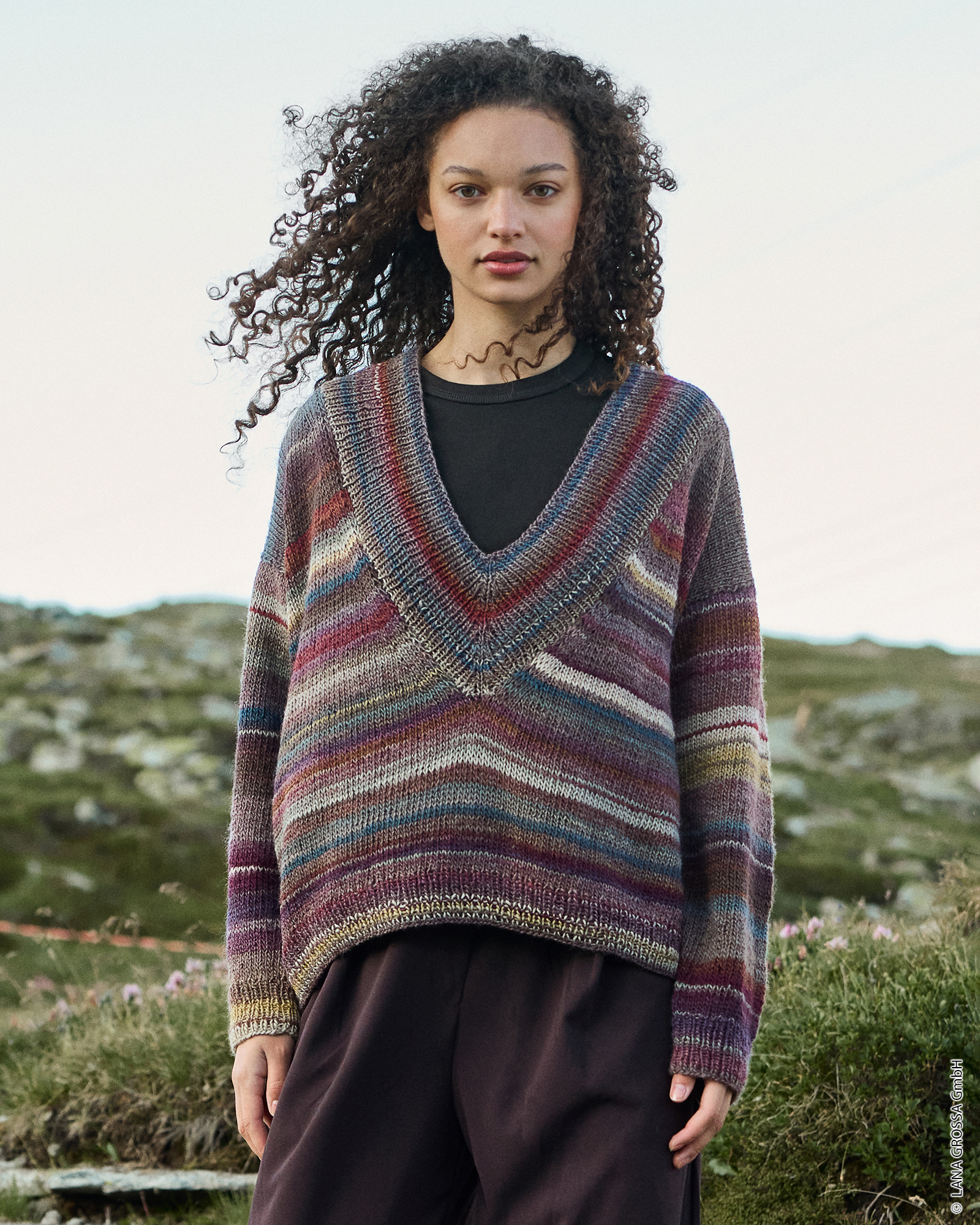 Strickset V-Pullover Aus Gomitolo Intenso Von Lana Grossa 1 Strickset V-Pullover Aus Gomitolo Intenso Von Lana Grossa