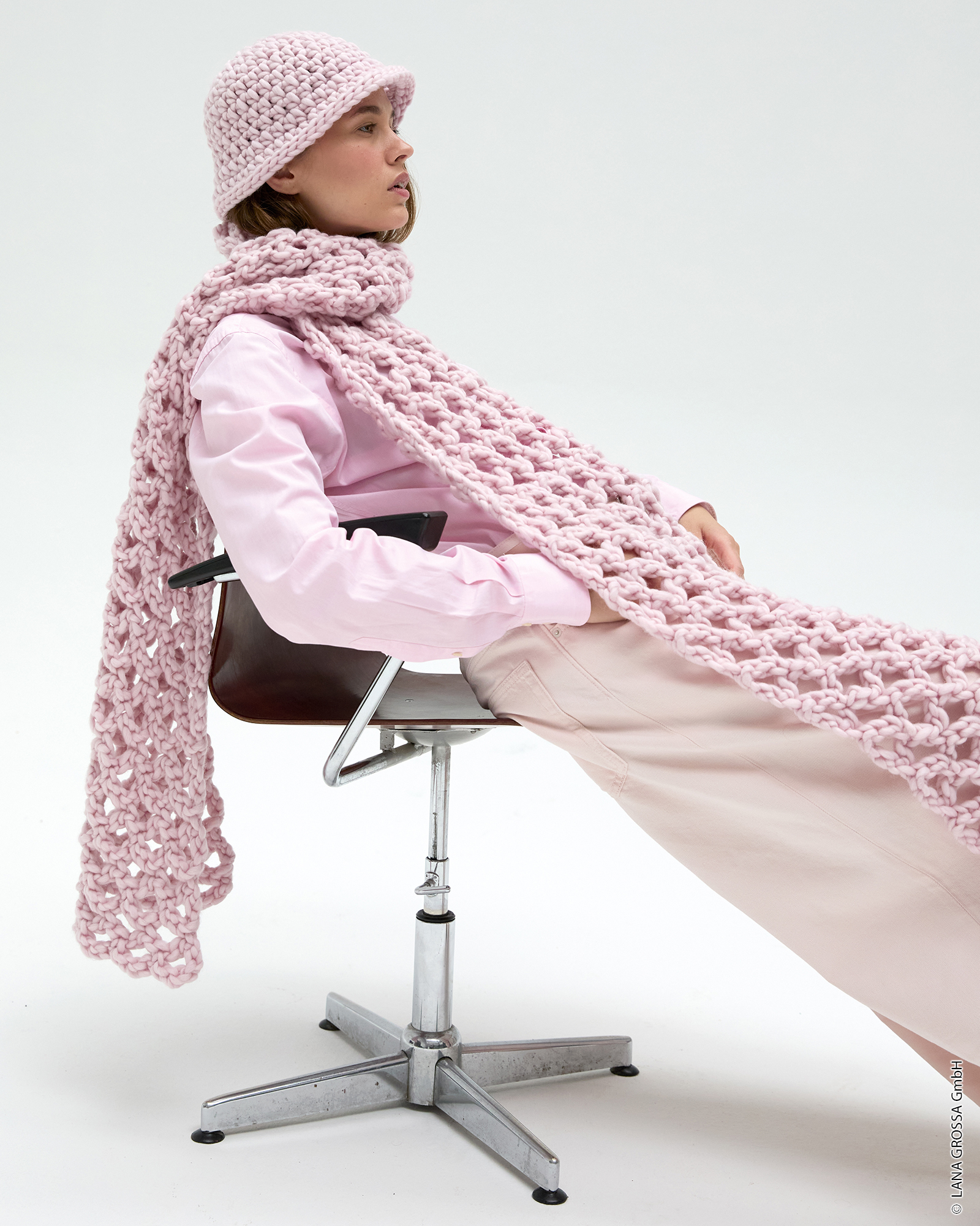 Strickset Schal Im Häkelmuster Aus Confetti Von Lana Grossa 2 Strickset Schal Im Häkelmuster Aus Confetti Von Lana Grossa – Bild 2