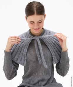 Strickset Cape Mit Bindeband Aus Mohair Di Gio Und Glamour Von Lana Grossa 3 Hw2025 Accessoires 23 Lana Grossa 9700205 M14 Mf2