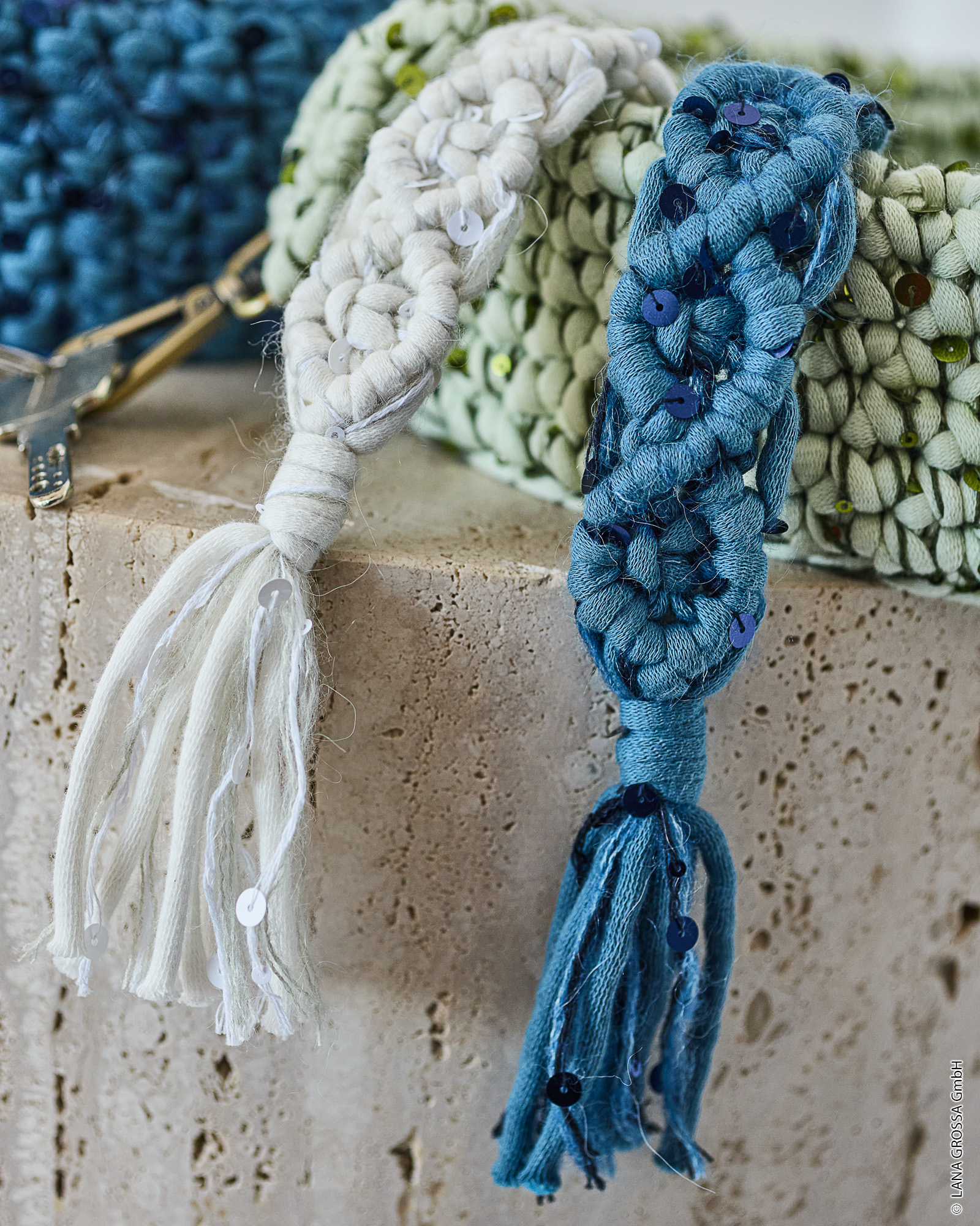 Strickset Schlüsselanhänger In Makramee Aus The Tube, Setasuri Und Cosmo Von Lana Grossa 1 Strickset Schlüsselanhänger In Makramee Aus The Tube, Setasuri Und Cosmo Von Lana Grossa