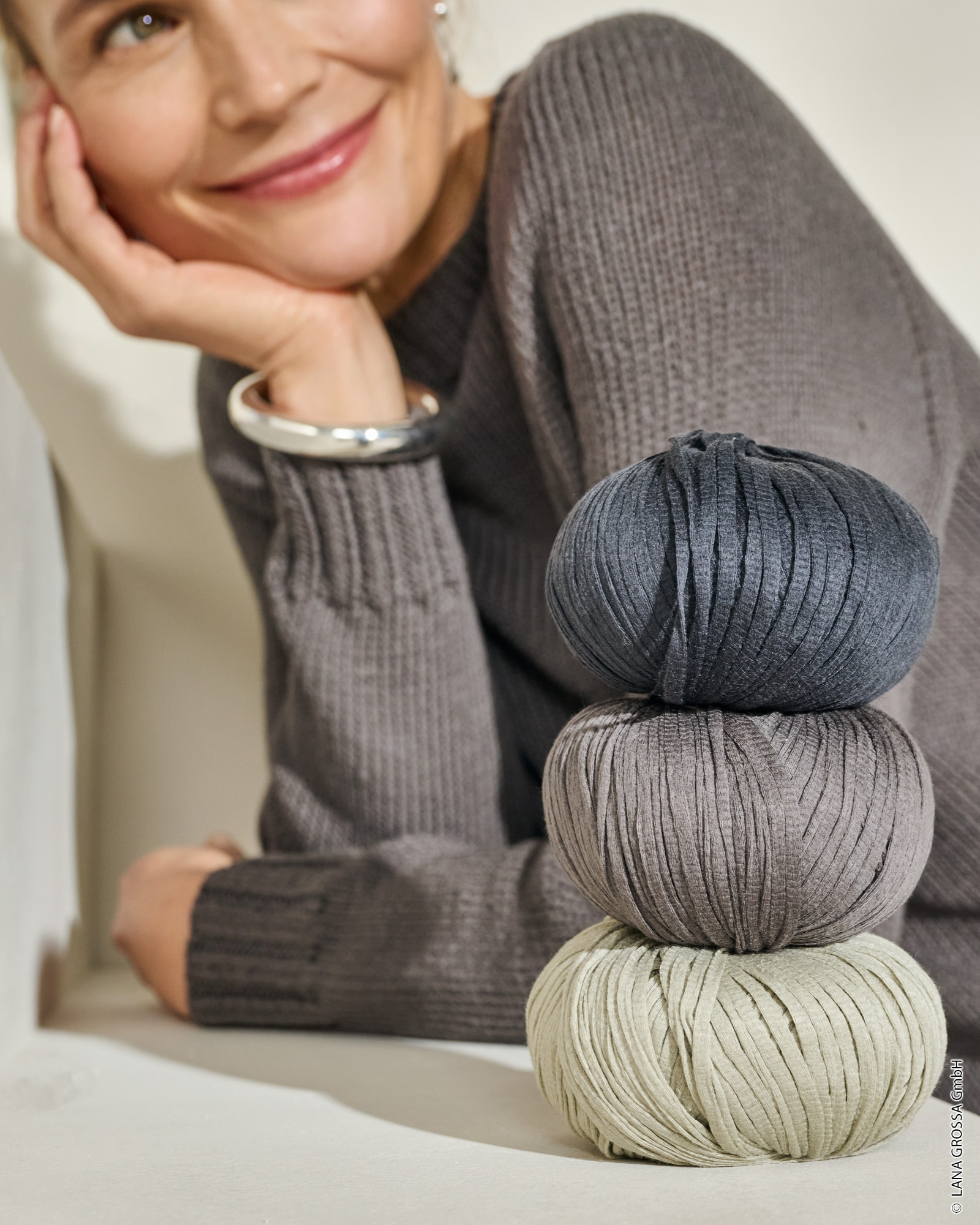 Strickset Top Down Pullover Aus Tessera Von Lana Grossa 2 Strickset Top Down Pullover Aus Tessera Von Lana Grossa – Bild 2