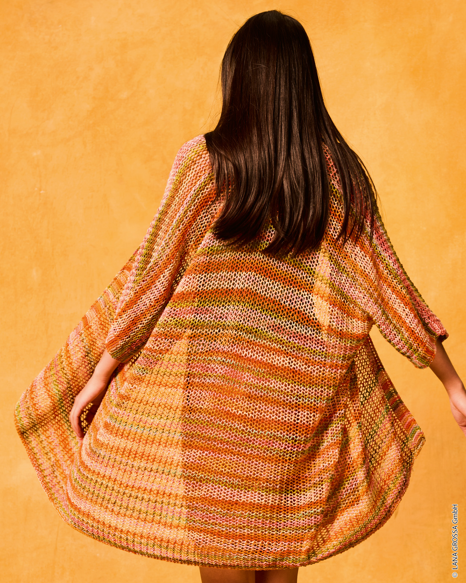 Strickset Kurzarmjacke Aus Gomitolo Alga Von Lana Grossa 2 Strickset Kurzarmjacke Aus Gomitolo Alga Von Lana Grossa – Bild 2