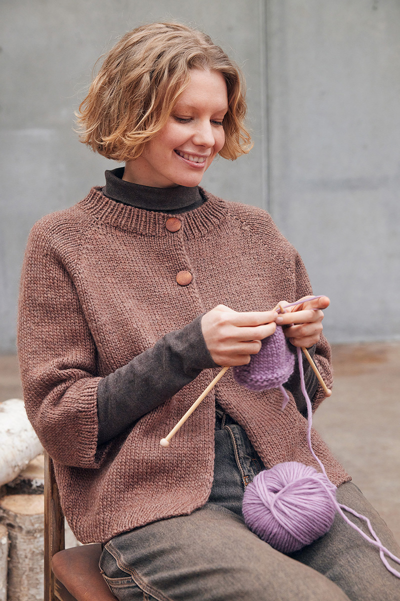 Strickset Jacke Aus Naturalis Von Lang Yarns 2 Strickset Jacke Aus Naturalis Von Lang Yarns – Bild 2